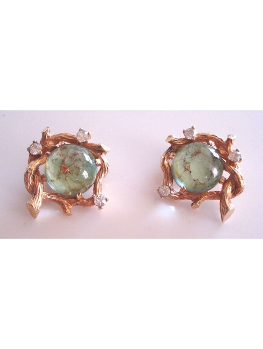 Vintage Boucher Green Domed Glass With Crystals And Gold Tone Branches Clip-on